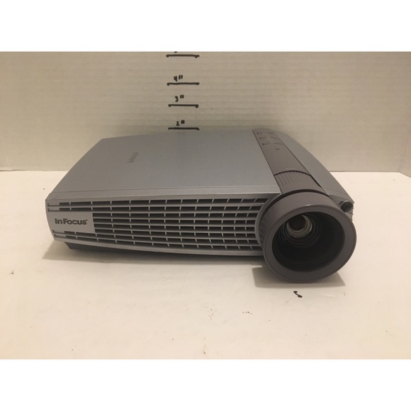 Infocus projector model LP130 only 1514 lamp hours - Picture 3 of 8